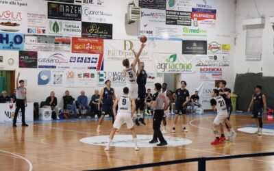 L’OLYMPIA BASKET COMISO VOLA AI PLAY-OFF: CHIUDE AL TERZO POSTO NEL GIRONE POULE PROMOZIONE